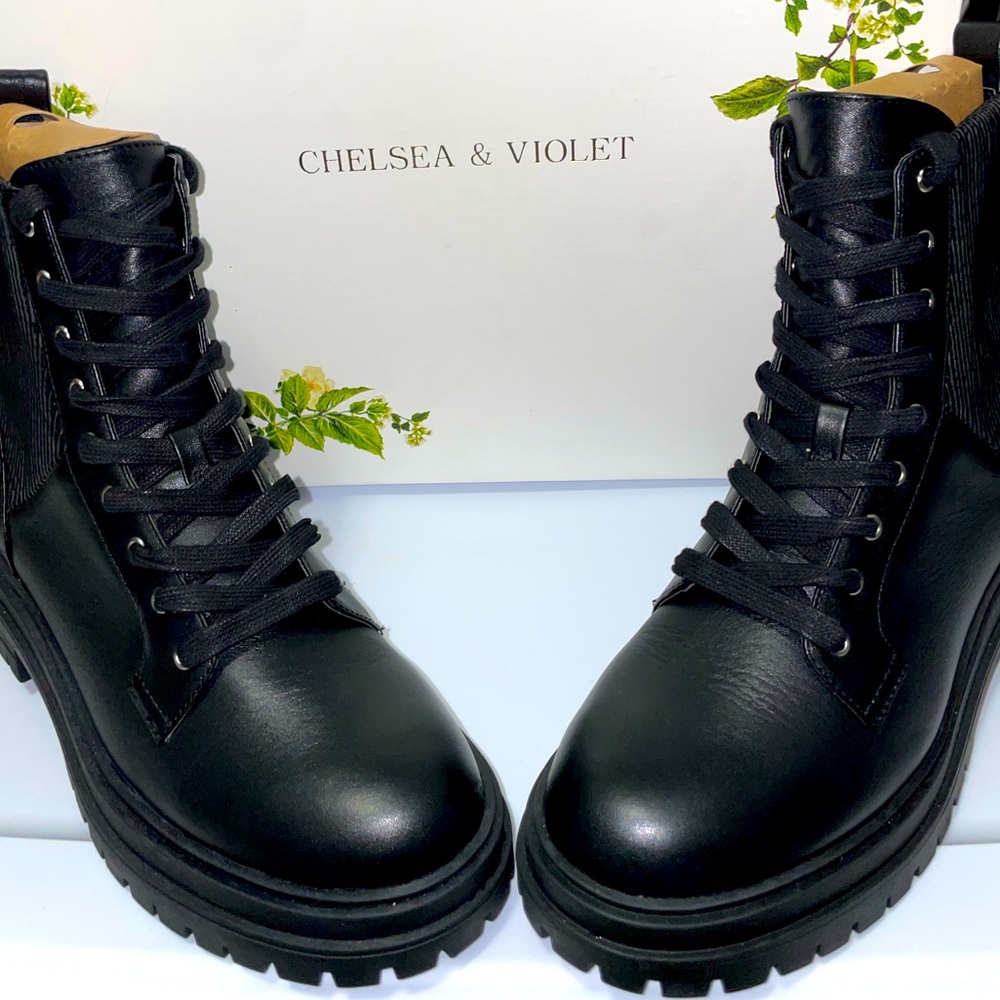NIB Chelsea & Violet Rumi Leather Lace-Up Chunky Lug Sole Combat Booties Bla…